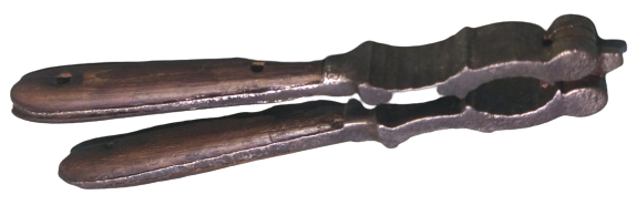 OSMANLI FINDIK CEVİZ KIRACAGI DÖGME SICAK DEMİRDEN YAPILMIŞ SAP KISIMLARINDA AHŞAP PARCALAR KULLANILMIŞ