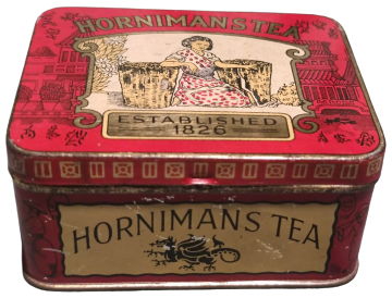 HORNIMANSTEA ESTABLISHED 1826 TENEKE KAPAKLI CAT KUTUSU CAY TOPLAYAN KUFELERDE TAŞIYAN CİFTCİ KADIN