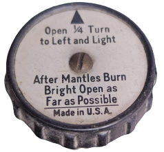COLEMAN 1942 USA  LUKS PARAFİN GAZ AYDINLATICI LAMBA COLEMAN GAZ ISIK AYARLANABİLİR TEK MANTOLU AVCI KAMP FENER METAL YEŞİL RENK