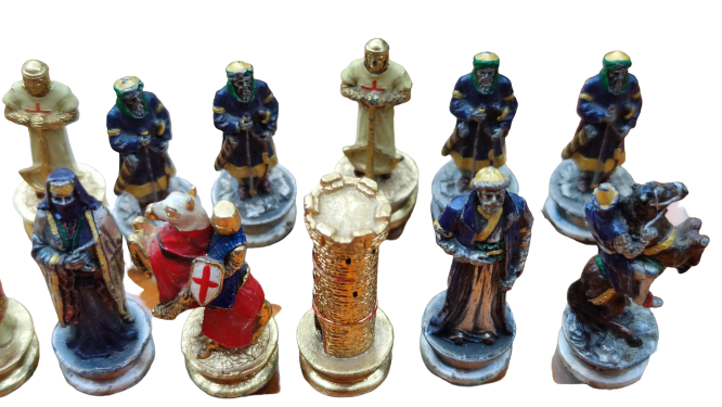 SATRANC TAKIMI  ALT CAM KAİDE GECİŞLİ DAMALI METAL KURŞUN DÖKÜM ÜZERLERİ EL BOYAMA FARKLI FORMLARDA PİYONLAR 