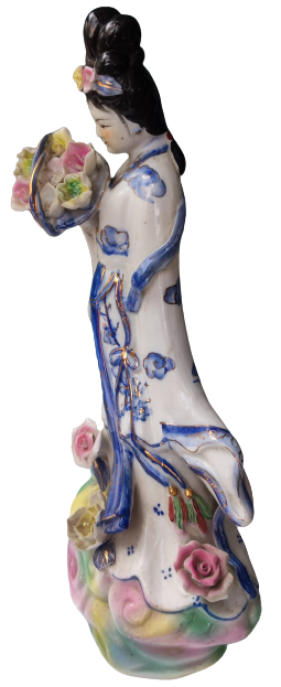 JAPON GEYŞA BİBLO ELİNDE SEPET İÇERSİNDE RENKLİ CİCEKLERİ TAŞIYAN ÜZERİ EL BOYAMA BEYAZ PORSELEN KADIN BİBLO HALİYLE