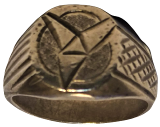 OSMANLI TEŞKİLATI MAHSUSA MENSUP PİRİNC YÜZÜK İCERSİNDE KİŞİ SİCİL NUMARALI OSMANLICA VE LATİNCE NUMARALI