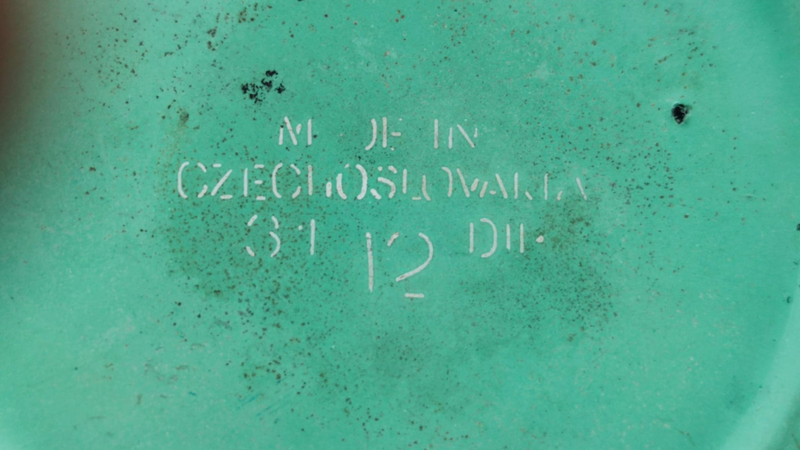 1930 KAPAKLI YEŞİL EMAYE CAYDANLIK TUTMA YERİ SİYAH İCERSİ MEBAY EMEYE CEKOSLAVAK MALI YARIM LİTRELİK