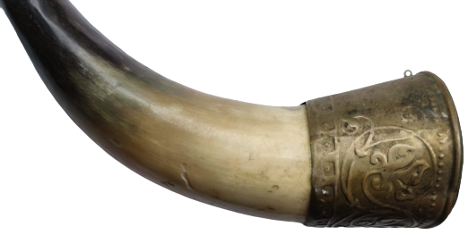 BOYNUZ PİRİNC ÜZERİ İŞLİ DEKORATİF BOYNUZ AGIZ KISMI PİRİNC UC KISMI KUŞ KADEH AVCI VE ŞAVAŞCILARA ÖZEL YAPIM