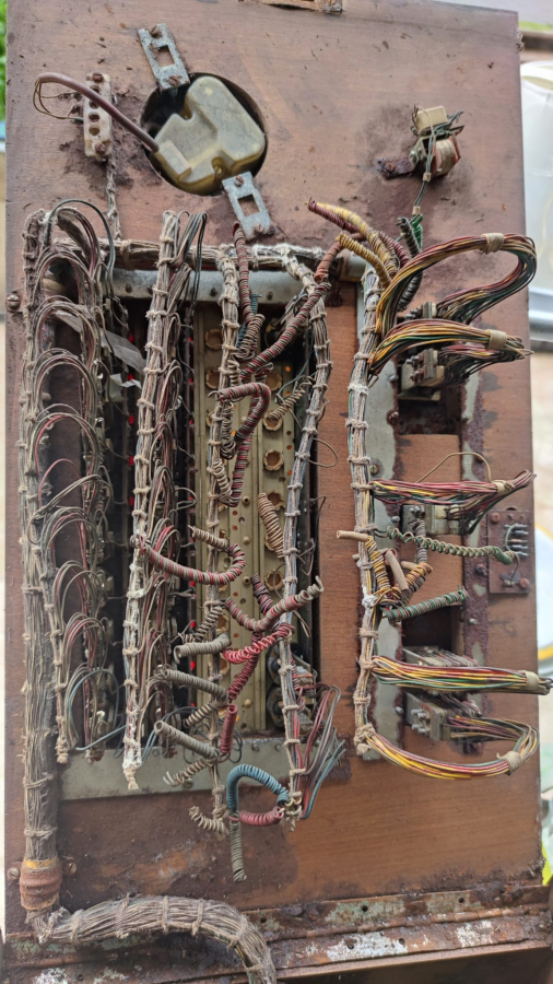 1940 TKS TELEKS SAYISAL MEKANİK CEVİRMELİ AHİZELİ AHŞAP KASA SANTRAL 20 TELEFONLUK GÖRÜŞME BAGLANMA KAPASİTELİ