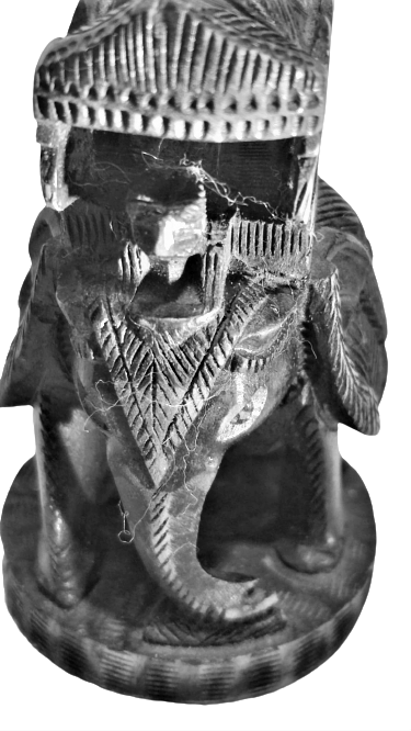 1950 TAPINAKLARA GİDERKEN DOLAŞIRKEN  VARLIKLI KİŞİLERİN KULLANDIGI TAHTIREVAN LI FİL  BİBLOSU TİK AGACINDAN EL OYMA