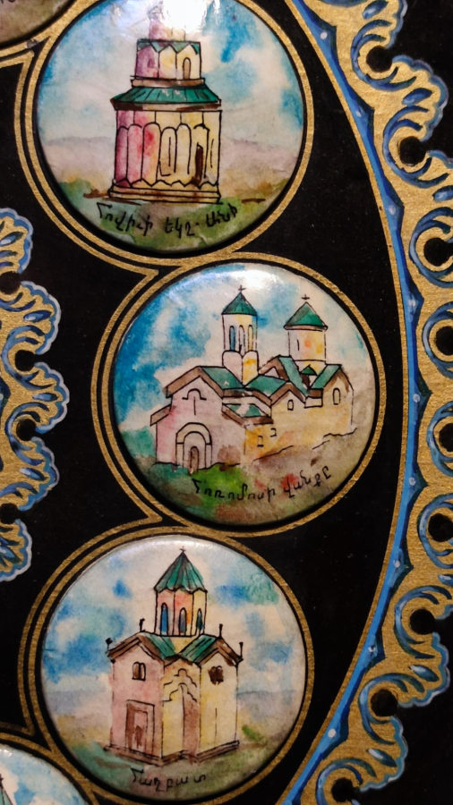 1970 ERMENİSTAN AHŞAP ÜZERİ EL CİZİM ERMENİSTANIN TARİHİ YERLERİ  EL CİZİM QUARZT DUVAR SAATİ SANATCI İMZALI