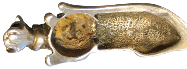 1970 JAGUAR GÜMÜŞ BİBLO YERDE YATAN ŞEKİLDE TASARLANMIŞ PANTER 