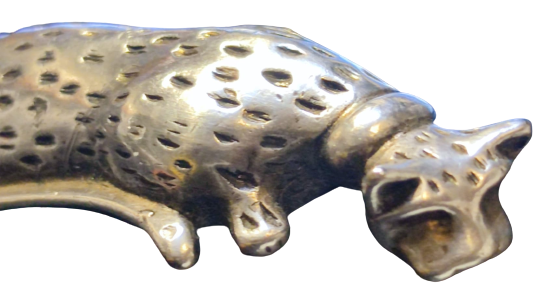 1970 JAGUAR GÜMÜŞ BİBLO YERDE YATAN ŞEKİLDE TASARLANMIŞ PANTER 