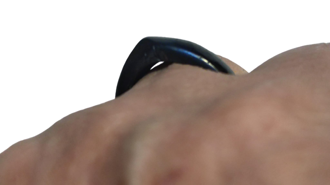 OSMANLI ZİHGİR YUZUK SİYAH BOYNUZDAN YAPILMIŞ BAŞ PARMAK İÇİN USTA İŞİ EL YAPIMI OKCU YUZUGÜ OVAL