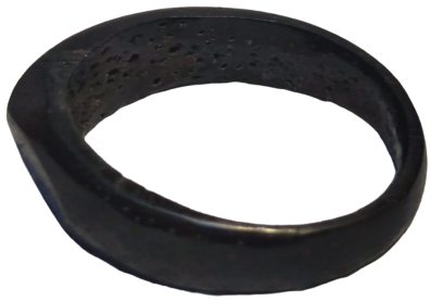 OSMANLI ZİHGİR YUZUK SİYAH BOYNUZDAN YAPILMIŞ BAŞ PARMAK İÇİN USTA İŞİ EL YAPIMI OKCU YUZUGÜ OVAL