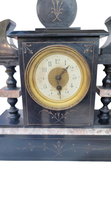 1930 SİHAY VE PEMBE TONLARDA MERMER VE BRONZ CİFT ŞAMDANLI ŞÖNİNE KONSOL SAATİ KURMALI