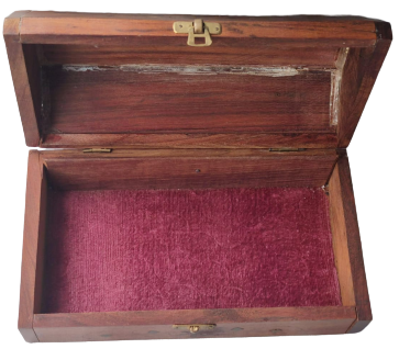 MASİF ÜZERİ PİRİNC CİCEK KAKMA PİRAMİT KAPAKLI İCİ BORDO KAPLAMA MÜCEVHER VEYA TESBİH KUTUSU