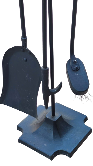 ŞÖMİNE ÖNÜ TAKIMI PİRİNC SAPLI DEMİR DÖKUM KARIŞTIRICI KUREK VE TEMİZLİK SÜPÜRGESİ ORJİNAL KAİDESİNDE