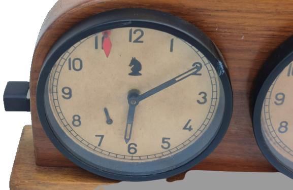 1960 SSCB SATRANC SKOR SAATİ AHŞAP ÜZERİNDE KURMALI CİFT MEKANIK SAAT OYUNCUNUN HER BİRİ İÇİN BİR SAAT 