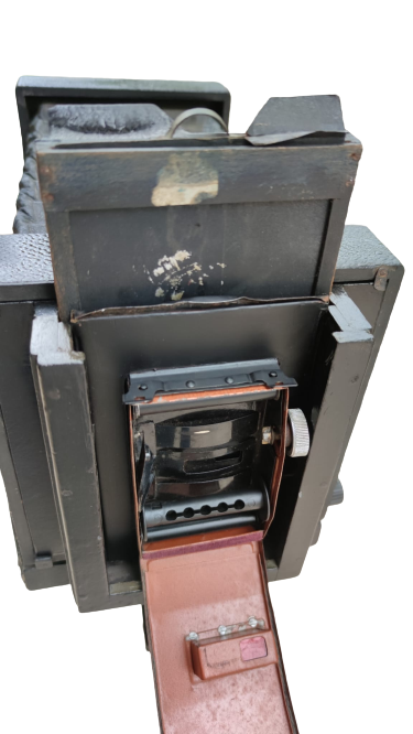 1900 AYAKLI KÖRÜKLU F KORISTKA SIDERAN MERCEKLİ İKİ FOKSIYONLU PLAN VE MARARA FİLM TAKILAN PROFOSYENEL STUDYO FOTOGRAF MAKİNESİ