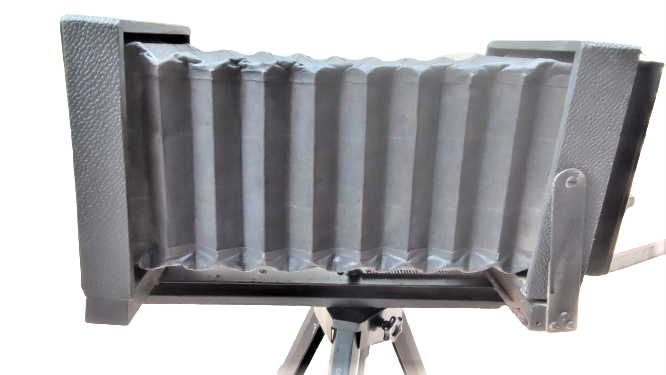 1900 AYAKLI KÖRÜKLU F KORISTKA SIDERAN MERCEKLİ İKİ FOKSIYONLU PLAN VE MARARA FİLM TAKILAN PROFOSYENEL STUDYO FOTOGRAF MAKİNESİ