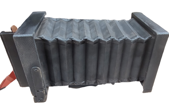 1900 AYAKLI KÖRÜKLU F KORISTKA SIDERAN MERCEKLİ İKİ FOKSIYONLU PLAN VE MARARA FİLM TAKILAN PROFOSYENEL STUDYO FOTOGRAF MAKİNESİ