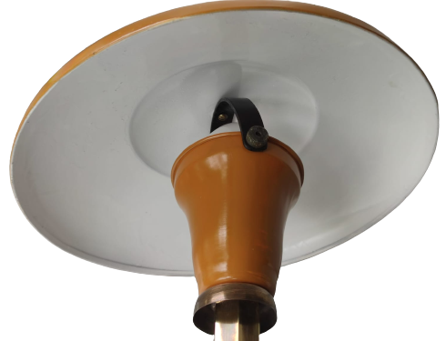 1920 METAL MANTAR HAREKETLİ OYNAR ŞAPKALI AYAKLI PİRİNC VE BAKIR PARCALARLA YAPILMIŞ SÜTÜNLÜ CALIŞMA MASA LAMBASI KİRLİ SARI RENKDE