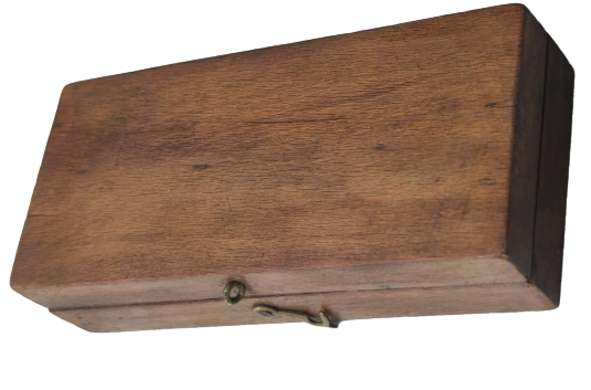 1930 AKTAR VE BAHARATCI TERAZİLERİNDE KULLANILAN SARI TARTI GRAM AGIRLIKLAR ORJİNAL KUTUSUNDA  10 ADET DEGİŞİK AGIRLIKDA TAMAMI 300 GRAM