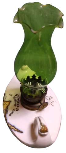 1960 CYPRUS THE ISLAND OF VENUS LAMP BEYAZ PORSELEN ÜZERİ KIBRIS HARİTALI  YEŞİL CAMLI GAZ LAMBASI PARMAK TUTMA YERLİ  ALADDİNİN LAMBASI  ŞEKLİNDE 