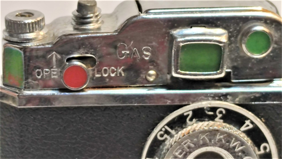 KKW PP 13449 MİNİ TRİPOT AYAKLI OBJEKTİFLİ FOTOĞRAF MAKİNESİ ŞEKLİNDE MEKANİK TAŞLI GAZLI CAKMAK LİGHTER JAPAN 1948