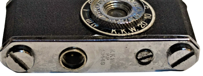 KKW PP 13449 MİNİ TRİPOT AYAKLI OBJEKTİFLİ FOTOĞRAF MAKİNESİ ŞEKLİNDE MEKANİK TAŞLI GAZLI CAKMAK LİGHTER JAPAN 1948