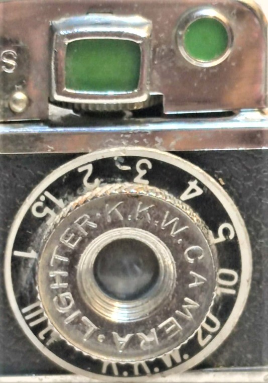 KKW PP 13449 MİNİ TRİPOT AYAKLI OBJEKTİFLİ FOTOĞRAF MAKİNESİ ŞEKLİNDE MEKANİK TAŞLI GAZLI CAKMAK LİGHTER JAPAN 1948