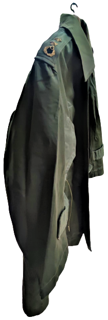 1960 YARBAY RUTBELİ  ASKER PARKASI HAKİ RENKDE CEPLER ACIK SİLAHI KOLAY TUTMASI İÇİN RÜTBELER KOMPLE METALDİR 