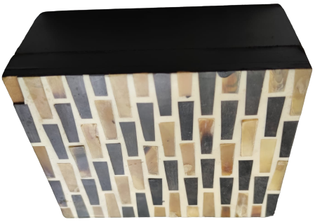 AHŞAP SİYAH UZERİ BOYNUZ  KAPLAMA  KAPAKLI KUTU TASBİH MUCEVHER SAKLAMA KUTUSU