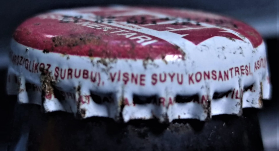 thumb2004 TARİHLİ TAMEK MEYVE SUYU KAPAGI ACILMAMIŞ DOLU VİŞNE NEKTARI ŞİŞESİ 200 ML TESCİLLİ MARKA METAL KAPAK KAHVERENGİ ŞİŞE KAPAGI UZERİNDE
