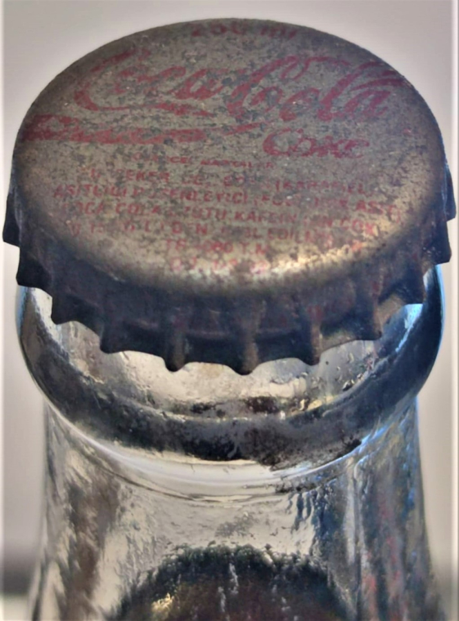 thumb1992 COCA COLA 250 ML METAL KAPAKLI ACILMAMIŞ İÇERSİ DOLU İMSA AŞ İSTANBUL İSİM VE ŞİŞE MARKA OLARAK MUSECCELDİR