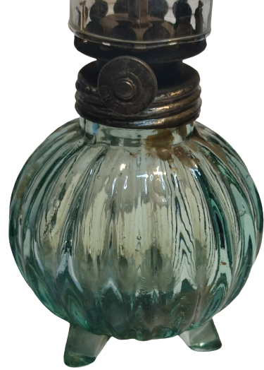 OSMANLI GELİN GAZ LAMBASI UFAK BOYDA DİLİMLİ YEŞİL 3 AYAKLI CAM DEPO 3 NUMARA BEYAZ ÜST ŞİŞELİ