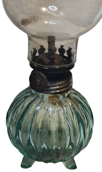 OSMANLI GELİN GAZ LAMBASI UFAK BOYDA DİLİMLİ YEŞİL 3 AYAKLI CAM DEPO 3 NUMARA BEYAZ ÜST ŞİŞELİ