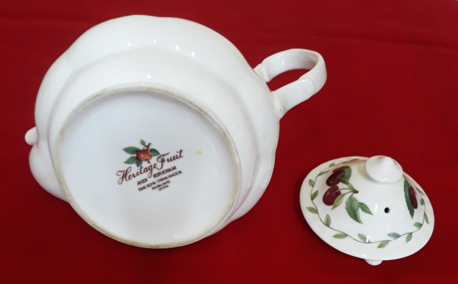thumbİNGİLİZ ROY KİRKHAM PORSELEN ÇAYDANLIK EN 20 BOY 12 CM