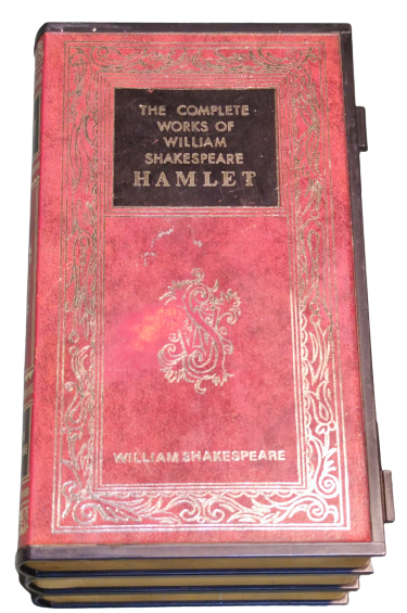 HAMLET KİTAP ŞEKLİNDE SIGARA İKRAM KUTUSU ÜC ADET KİTAPDAN OLUŞMUŞ GİBİ CAKMAK SIGARALIK VE LATARNADAN OLUŞAN 