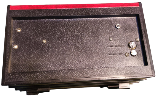 HAMLET KİTAP ŞEKLİNDE SIGARA İKRAM KUTUSU ÜC ADET KİTAPDAN OLUŞMUŞ GİBİ CAKMAK SIGARALIK VE LATARNADAN OLUŞAN 