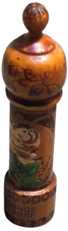 OSMANLIYA RUSYANIN CARLIK ZAMANINDA YAPILMIŞ ÜZERİ İŞLEMELİ EL BOYAMA KAPAKLI AHŞAP İÇERSİNDE KAPAKLI CAM ŞİŞESİ KUTUSUNDA GÜL YAGI PARFUM ŞİŞESİ