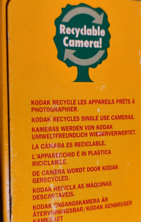 KODAK FUN CLASSIC KUTUSUNDA TEK KULLANIMLIK İÇERSİNDE FİLMİ BULUNAN FOTOGRAF MAKİNESİ CEK AT MODEL