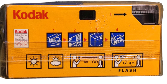 KODAK FUN CLASSIC KUTUSUNDA TEK KULLANIMLIK İÇERSİNDE FİLMİ BULUNAN FOTOGRAF MAKİNESİ CEK AT MODEL