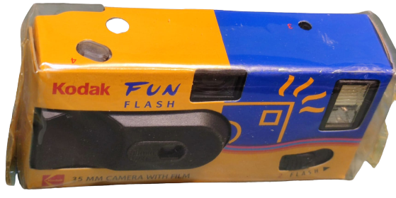 KODAK FUN FLASH  KUTUSUNDA TEK KULLANIMLIK İÇERSİNDE FİLMİ BULUNAN FOTOGRAF MAKİNESİ CEK AT MODEL