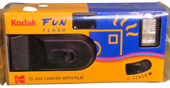KODAK FUN FLASH  KUTUSUNDA TEK KULLANIMLIK İÇERSİNDE FİLMİ BULUNAN FOTOGRAF MAKİNESİ CEK AT MODEL