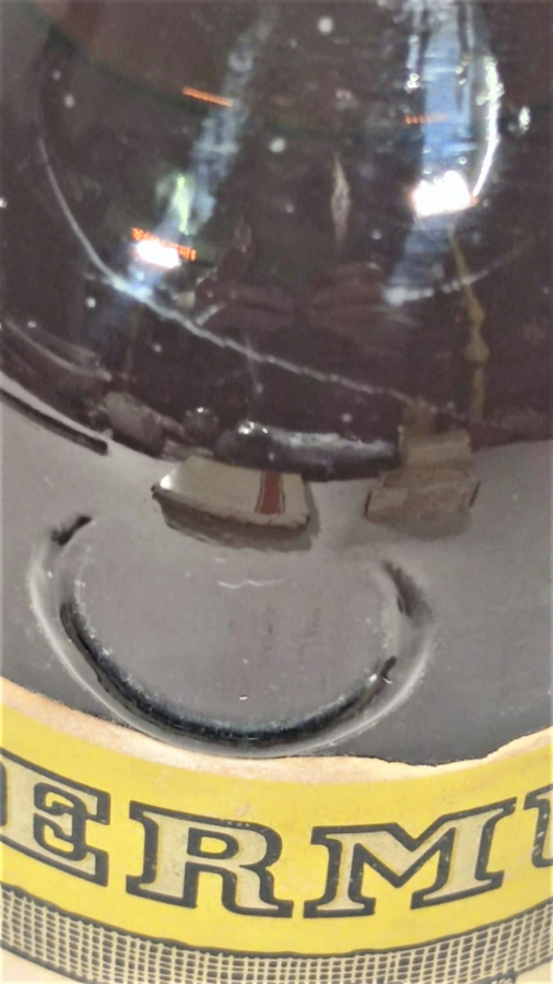 1949 MAHZEN VERMUTU HUSEYİN YALDIZ VE ORTAGI KAHVERENGİ KABARTMA HİLAL ŞİŞESİNDE AGZI ACILMAMIŞ İÇERSİ DOLU YERLİ VERMUT