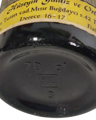 1949 MAHZEN VERMUTU HUSEYİN YALDIZ VE ORTAGI KAHVERENGİ KABARTMA HİLAL ŞİŞESİNDE AGZI ACILMAMIŞ İÇERSİ DOLU YERLİ VERMUT