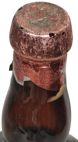 1949 MAHZEN VERMUTU HUSEYİN YALDIZ VE ORTAGI KAHVERENGİ KABARTMA HİLAL ŞİŞESİNDE AGZI ACILMAMIŞ İÇERSİ DOLU YERLİ VERMUT