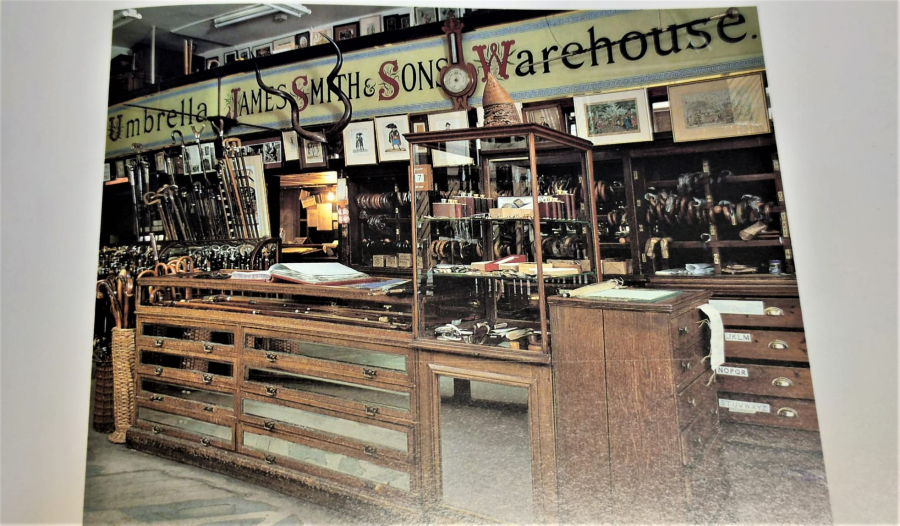 INSIDE LONDON-DISCOVERIN LONDONS PERIOD INTERIORS RENKLİ KUŞE BASKI