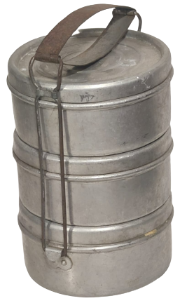 1960 ÜC GÖZ KAPAKLI SEFERTASI  EVDEN İŞE GİDERKEN İÇERSİNE EVDE PİŞEN YEMEKLERDEN  KOYULARAK GÖTÜRÜLÜR