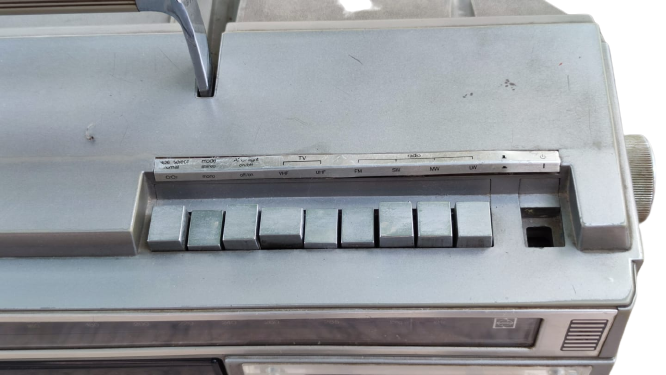 PANASONIC MODEL NO TR 1200S   TV CASSETTE RADIO YEAR 1984  JAPAN TAŞINABİLİR SİYAH BEYAZ TÜPLÜ TELEVİZYONLU