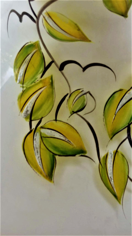 1950 OPALİN BEYAZ SÜT  VAZO ÜZERİ EL BOYAMA CİCEKLER VAZO AGZI VE GÖVDESİ EL CEKME ALTIN 