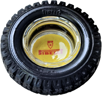 PIRELLI AS 22 KAMYONET  LASTİK FORMUNDA ORTASI CAM PIRELLİ LEGOLU SARI KIRMIZI RENKDE KÜLLÜK KÜL TABLASI